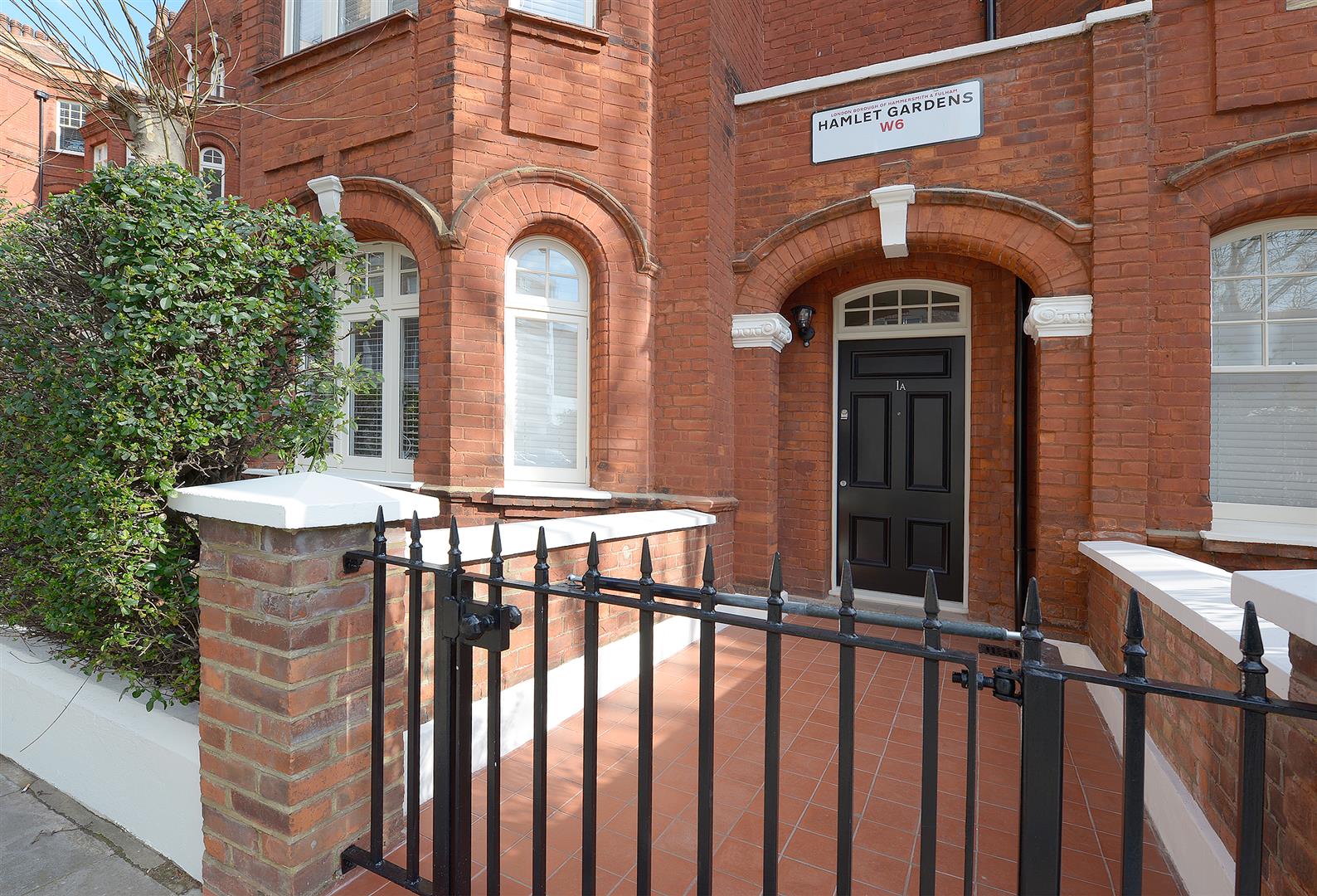 Hamlet Gardens, King Street, Ravenscourt Park Outlet Residential